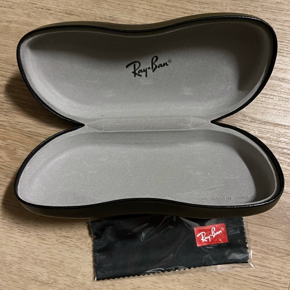 Ray-ban Case 😎 - Picture 2 of 2